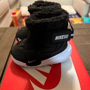Nike Flex Advance Boots